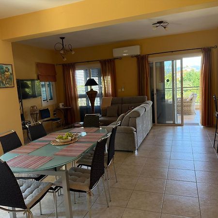 Sandy Beach Villa Полис Екстериор снимка