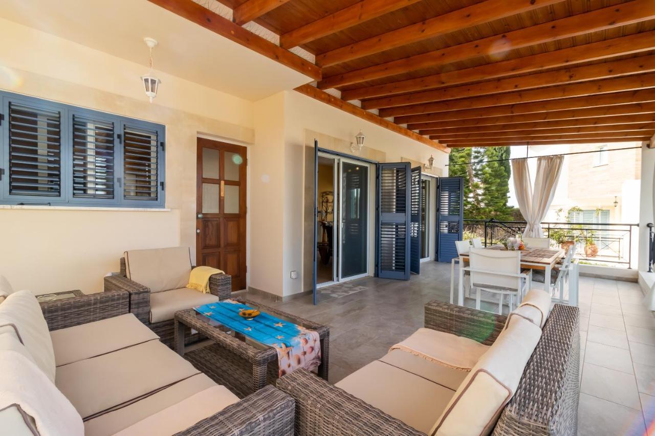 Sandy Beach Villa Полис Екстериор снимка
