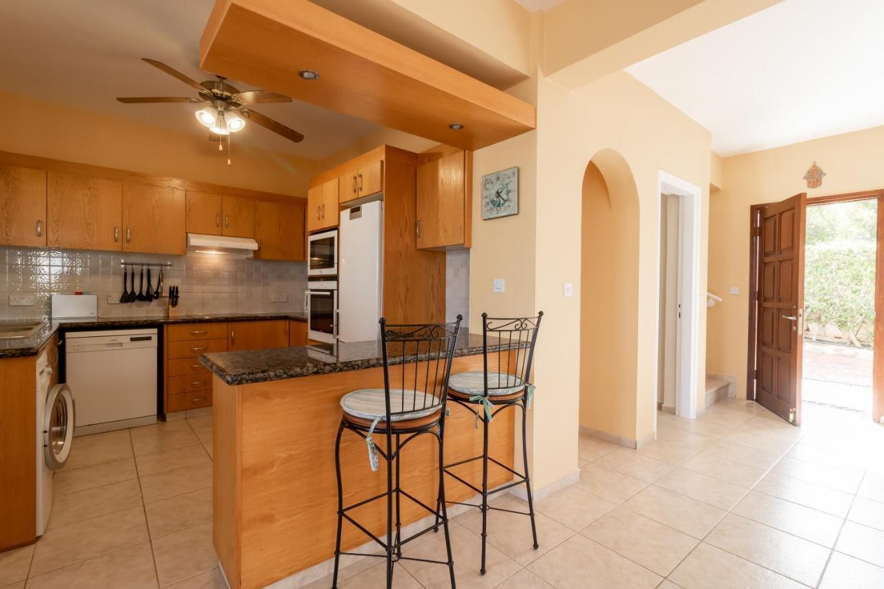 Sandy Beach Villa Полис Екстериор снимка