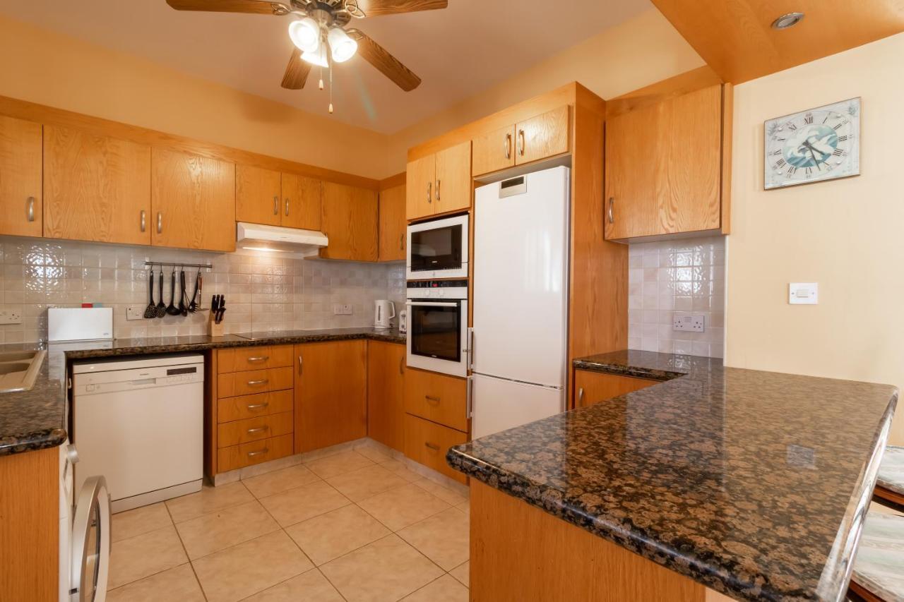 Sandy Beach Villa Полис Екстериор снимка