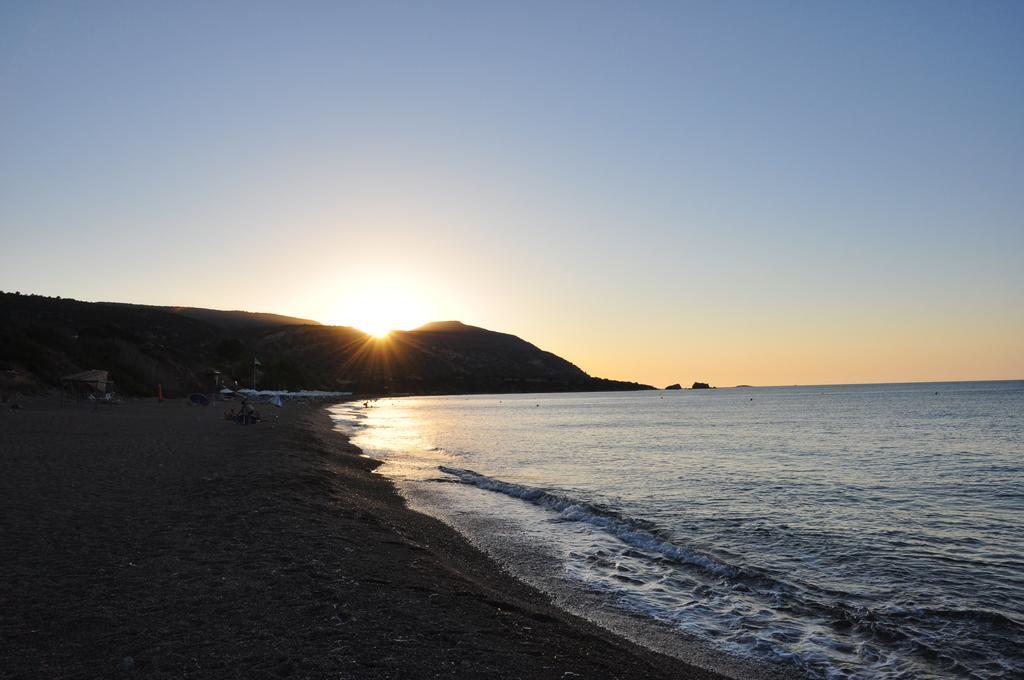 Sandy Beach Villa Полис Екстериор снимка