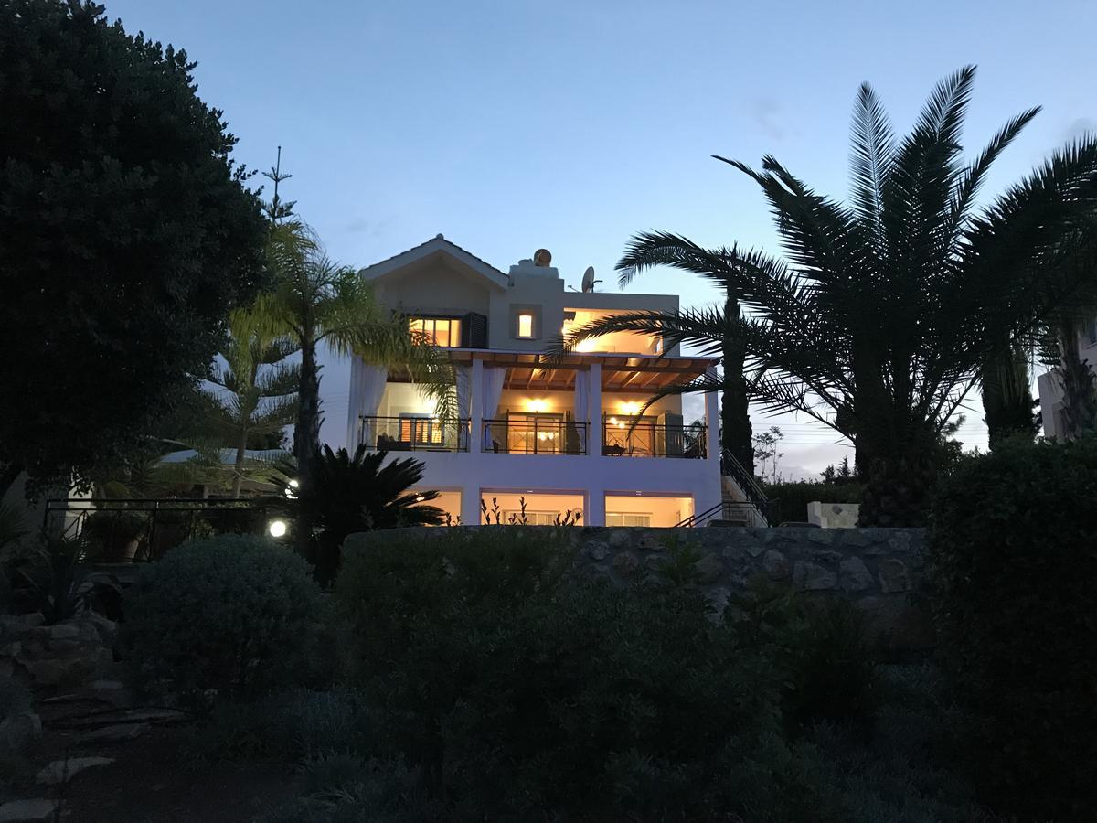 Sandy Beach Villa Полис Екстериор снимка